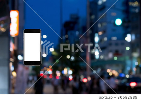 スマホ 背景 都市風景 渋谷 ぼかし ピンぼけ 市街地 合成用背景 玉ボケ コピースペース 夜の街 スマホ 背景 都市風景 渋谷 ぼかし ピンぼけ 市街地 合成用背景 玉ボケ コピースペース 夜の街 30682889