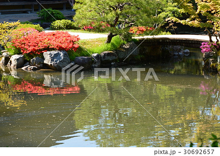 名勝依水園　日本庭園　奈良 30692657