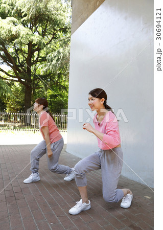 ダンス ダンサー パフォーマー ストリートダンス ダンスサークル ダンス ダンサー パフォーマー ストリートダンス ダンスサークル 30694121