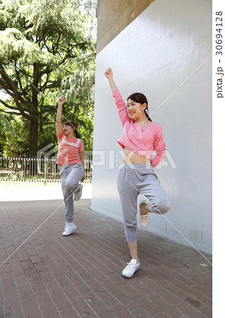 ダンス ダンサー パフォーマー ストリートダンス ダンスサークル ダンス ダンサー パフォーマー ストリートダンス ダンスサークル 30694128