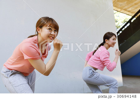 ダンス ダンサー パフォーマー ストリートダンス ダンスサークル ダンス ダンサー パフォーマー ストリートダンス ダンスサークル 30694148