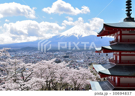 富士山と桜と忠霊塔 富士山と桜と忠霊塔 30694837