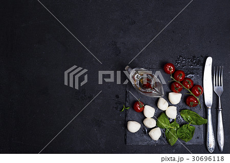 Ingredients for caprese 30696118