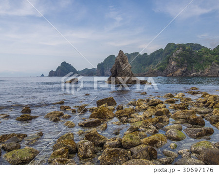 世界ジオパーク西伊豆堂ヶ島三四郎島のトンボロ現象 30697176