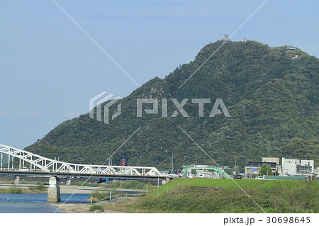 長良川から見た岐阜城 30698645