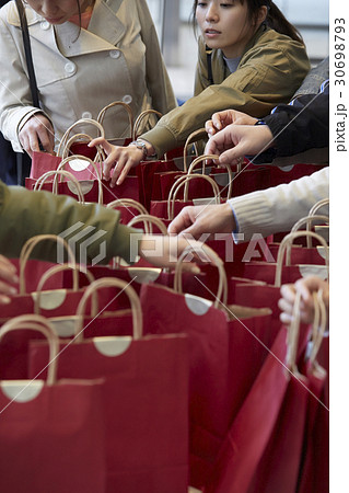 バーゲンセールイメージ 30698793