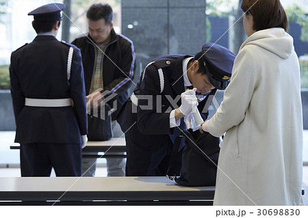 手荷物チェック 30698830