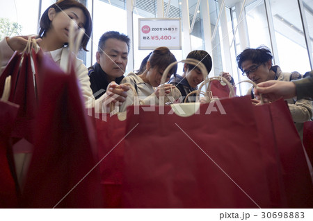 バーゲンセールイメージ 30698883