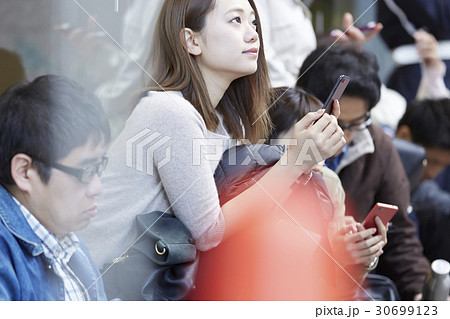 行列する人々 行列する人々 30699123
