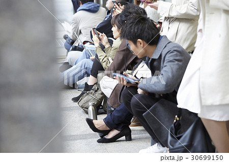 行列する人々 行列する人々 30699150