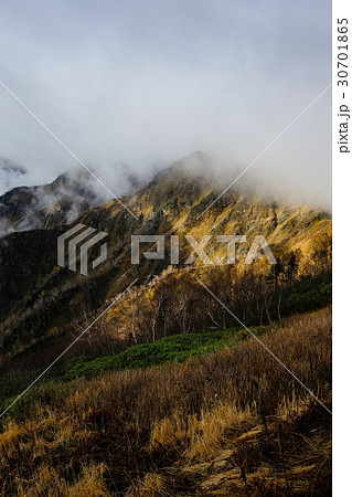 爺ヶ岳登山・湧き立つ雲 30701865