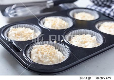 マフィン作り 30705329