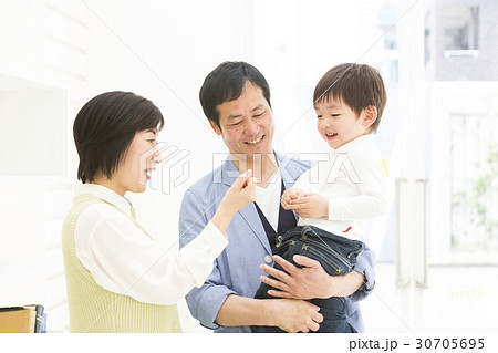 祖父母と孫 30705695