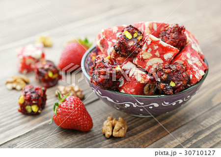 Turkish delight with nuts 30710127