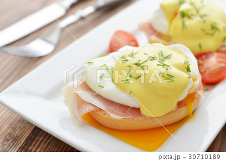 Classic Egg Benedict 30710189