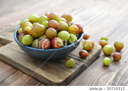 Fresh ripe gooseberries 30710313