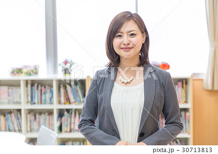 図書館司書 30713813