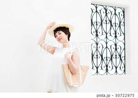 若い女性 30722975