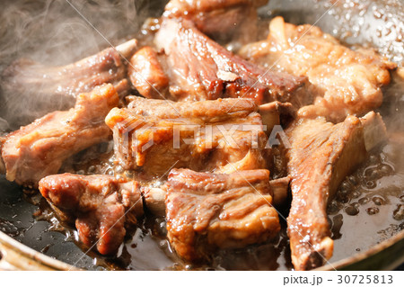 豚のスペアリブ 豚のスペアリブ 30725813