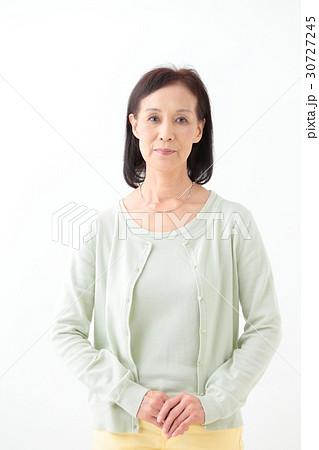 シニア女性　ポートレート 30727245