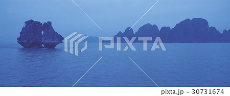 海 ベトナムの 島 30731674