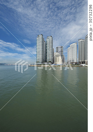 高層マンション 海 風景 30732296