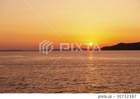 夕焼け 海 月尾島 30732387
