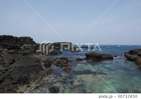 海 岩 石 30732650