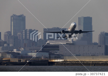 羽田空港からの離陸#3 羽田空港からの離陸#3 30737421