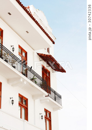 Wide angle view of new buildings in Casco Viejo.  30742336