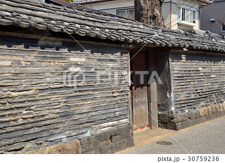 谷中散歩:観音寺の築地塀 谷中散歩:観音寺の築地塀 30759236