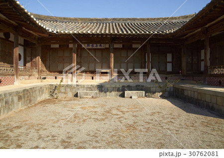 古建築 庭 ソンビョン国ヒスイ 30762081