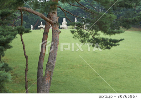 ギョンルン 陵 ソオルン 30765967