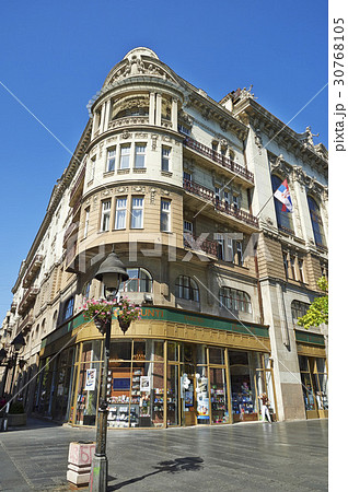 建築 ローアングル ベオグラード 30768105