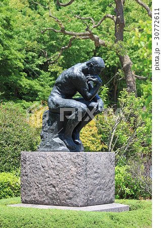 考える人 30772611