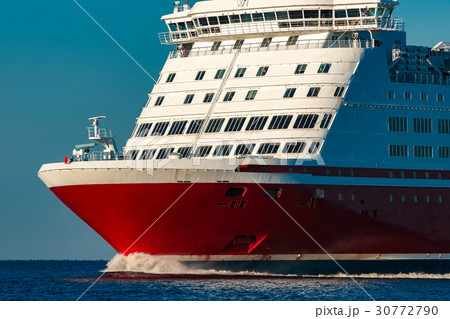 Red cruise liner 30772790