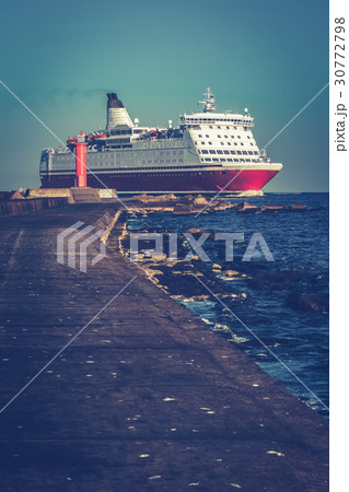 Red cruise liner 30772798