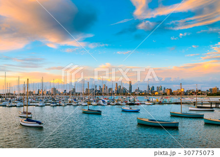 Melbourne city skyline, Victoria 30775073