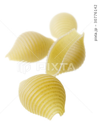Green conchiglioni isolated Green conchiglioni isolated 30776142