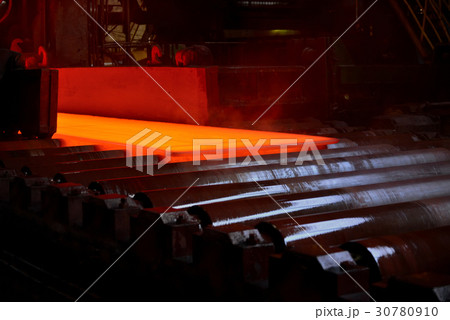 Hot steel plate on conveyor 30780910