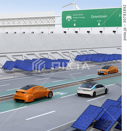 高速道路非接触充電優先レーンに走行している電気自動車。道路側に太陽光、風力発電設備が設置されている 30783892