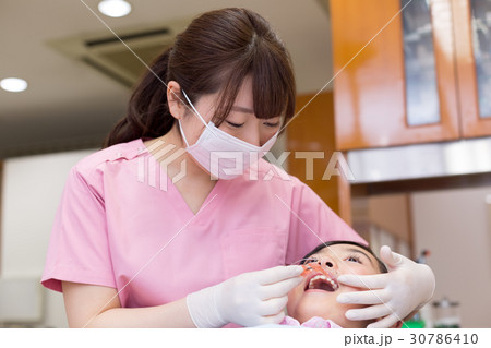 歯医者　矯正器具 30786410