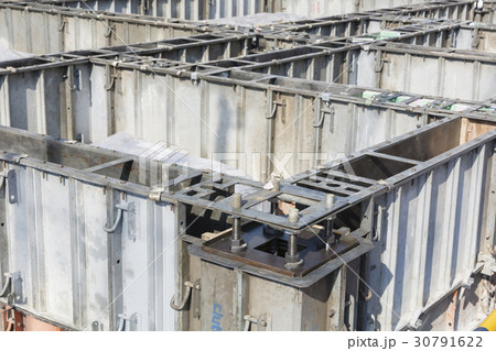 三階建住宅の基礎工事 30791622