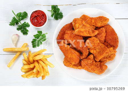 delicious chicken crispy and juicy nuggets 30795269