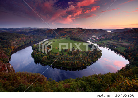 Evening sunset at horseshoe bend, Vltava Czech 30795856