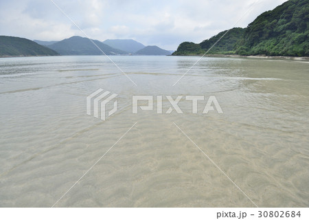 【長崎県　上五島】蛤浜の砂浜 30802684