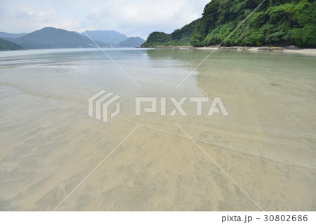 【長崎県 上五島】蛤浜の砂浜 【長崎県 上五島】蛤浜の砂浜 30802686