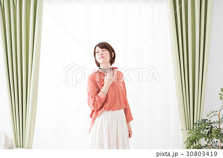 ファッション　女性 30803419