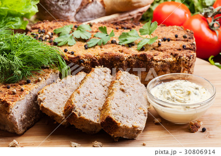 Traditional delicious meat pate with vegetables Traditional delicious meat pate with vegetables 30806914