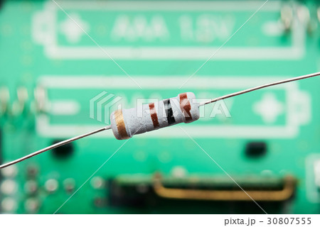 one round small resistor 30807555